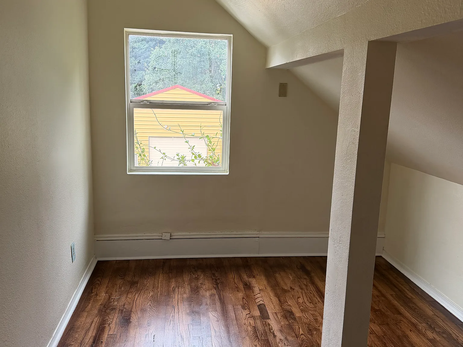 3 bed, 2117 sqft, $2,750 — Photo 2