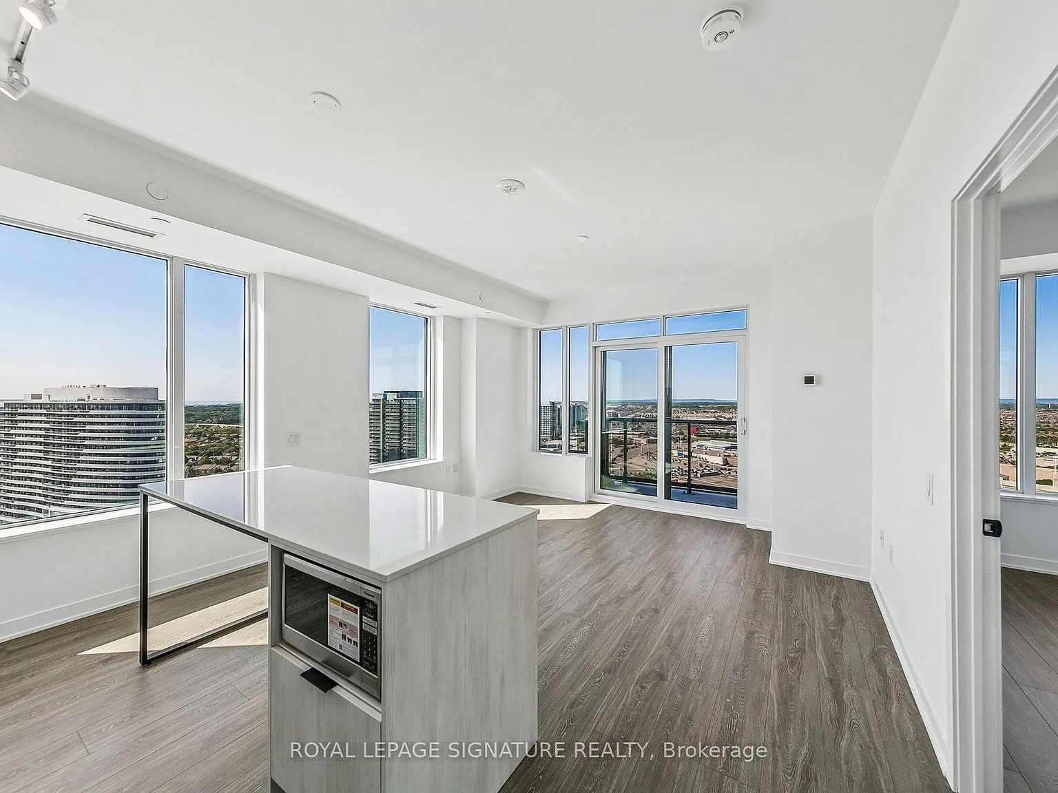 2 bed, $2,995 — Photo 2