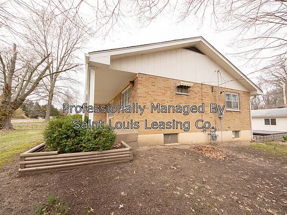 5th image of 1101 Burgos St