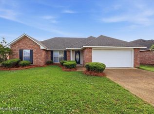 1048 Bullrun Dr, Jackson, MS 39272