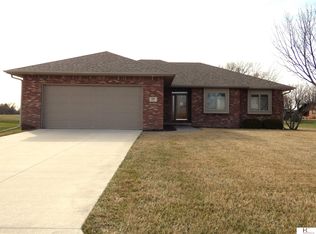 527 Edward St, Friend, NE 68359