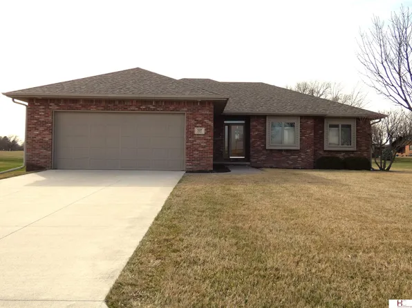 527 Edward St, Friend, NE 68359
