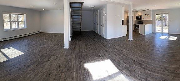 3rd image of 39 Redpine Dr