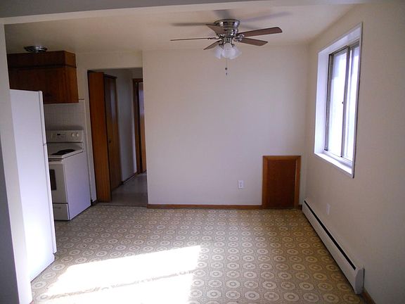 3rd image of 379 Broad St APT 4