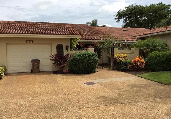 4th image of 612 Emerald Way E #612
