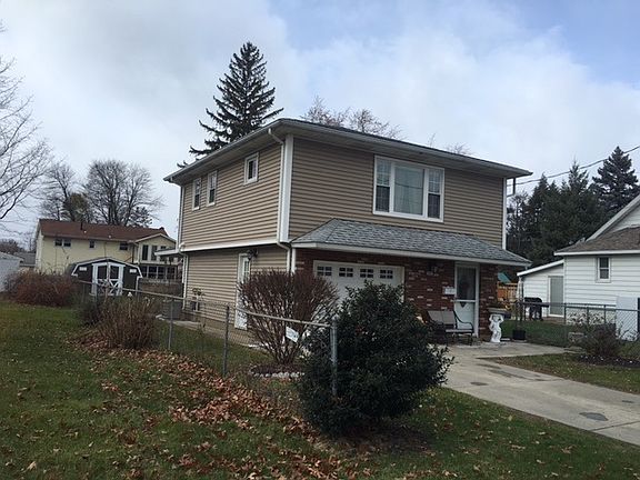 2nd image of 1182 Walnut Ave