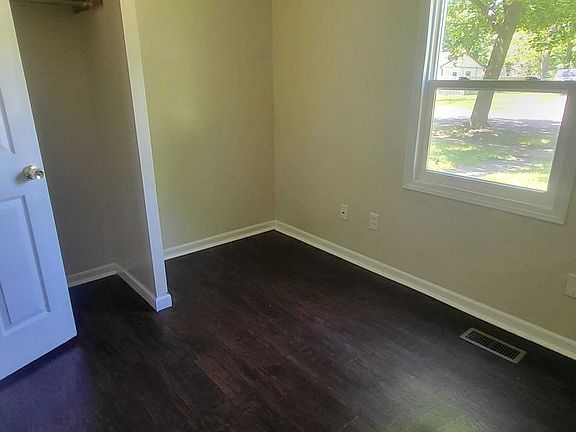 5th image of 2705 Cabot Dr