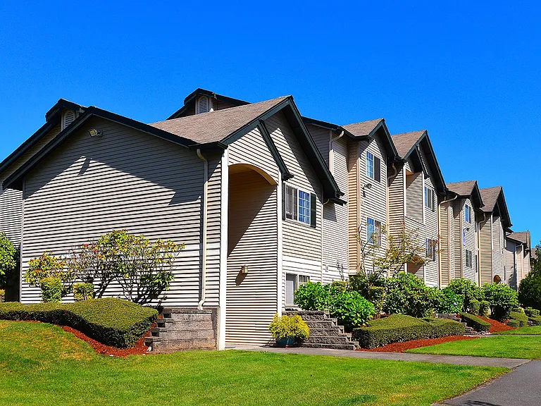 Deer Creek Apartments — Photo 37