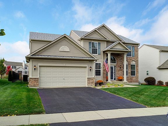 4th image of 1272 Goldfinch Ln