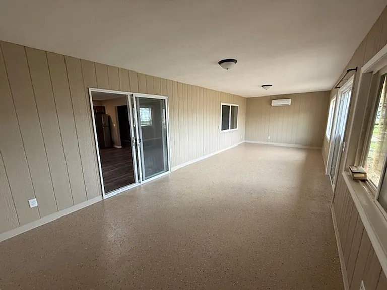 115 W Ash St — Photo 12