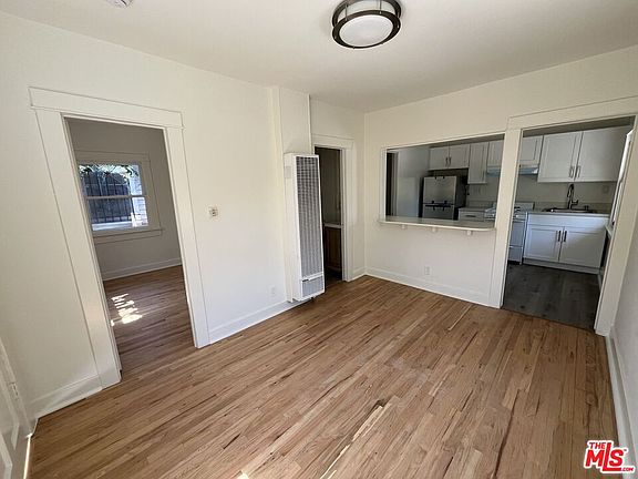 5th image of 424 N Venice Blvd APT B