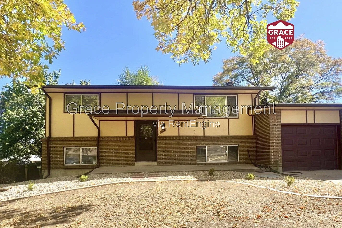 4 bed, 2.0 bath, 1978 sqft, $2,575 — Photo 1