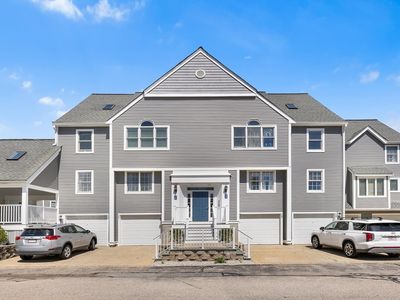 700 Shore Dr #7-703, Fall River, MA, 02721
