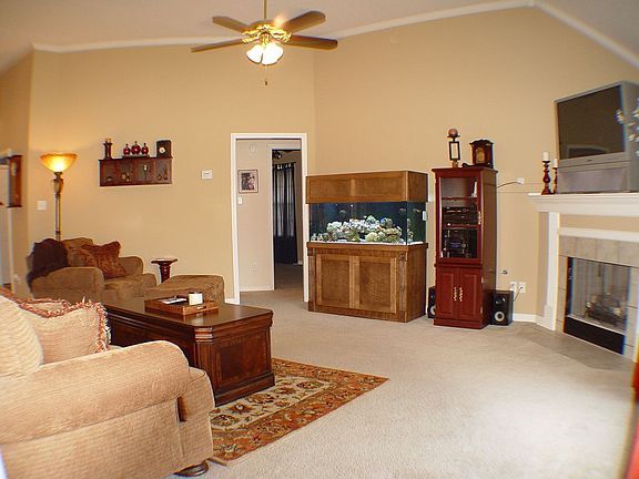 3rd image of 3188 Shady Oaks Cv