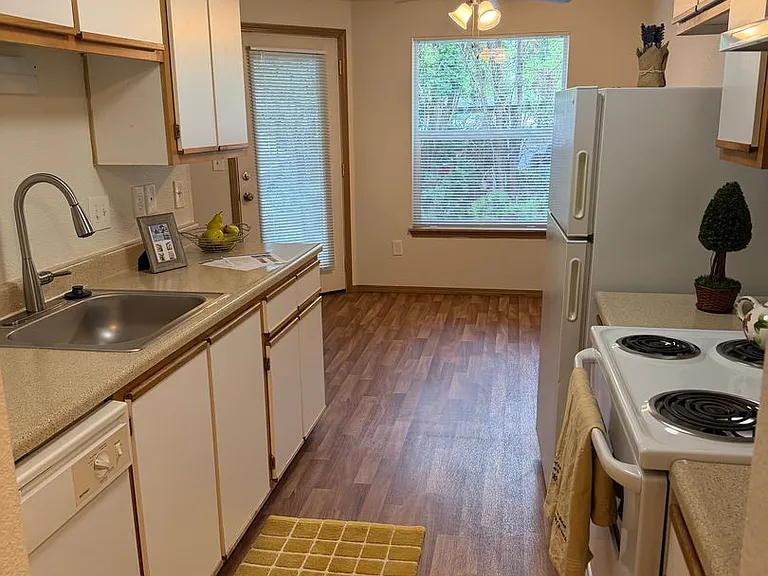 Kruse Villa Apartments — Photo 2