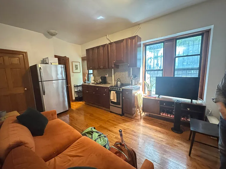 530 E 13th St #2 — Photo 3