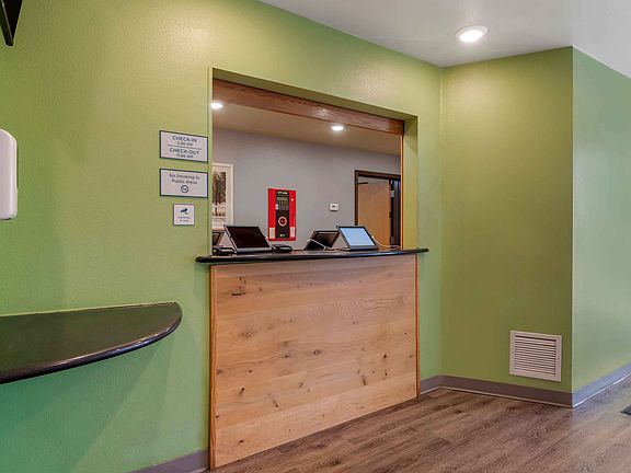 Lobby and Guest Check-in