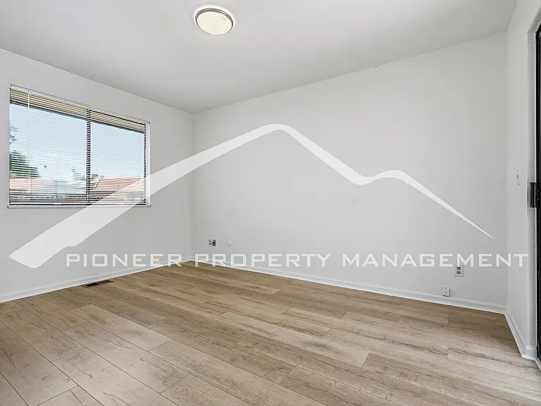 1465 S Troy St — Photo 12