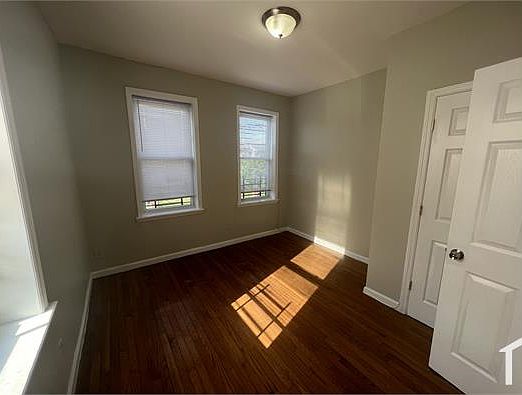 3rd image of 489 18th Ave #5