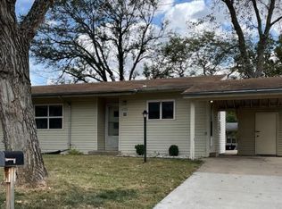 6710 SW Fairdale Dr, Topeka, KS 66619