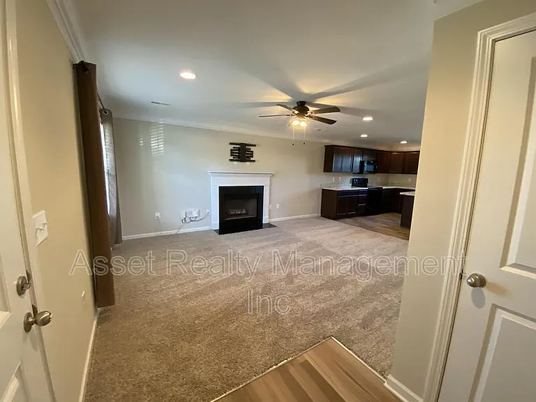 1116 Cloud View Dr — Photo 2