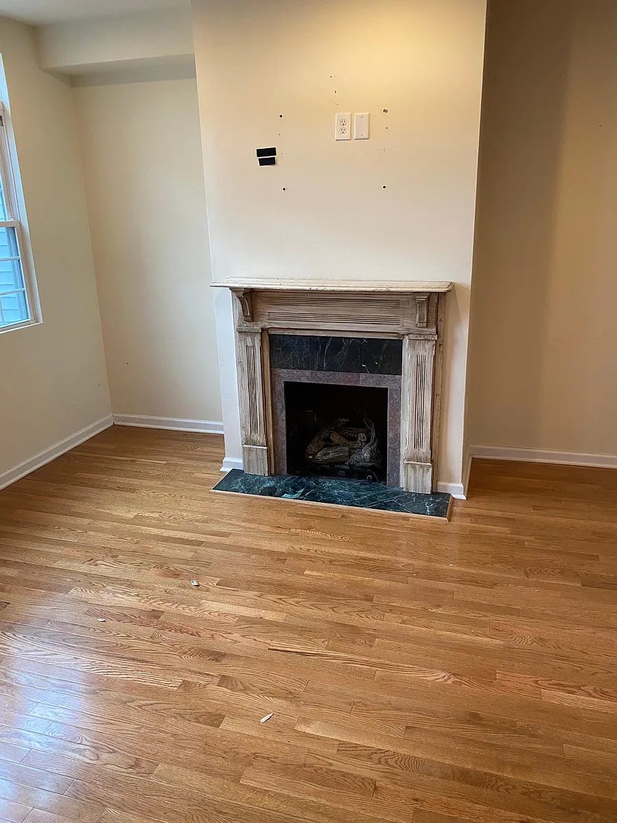 Building Photo - 3909 Roland Ave #A