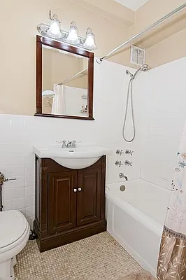 Rented by Sumitomo Real Estate Sales | media 10