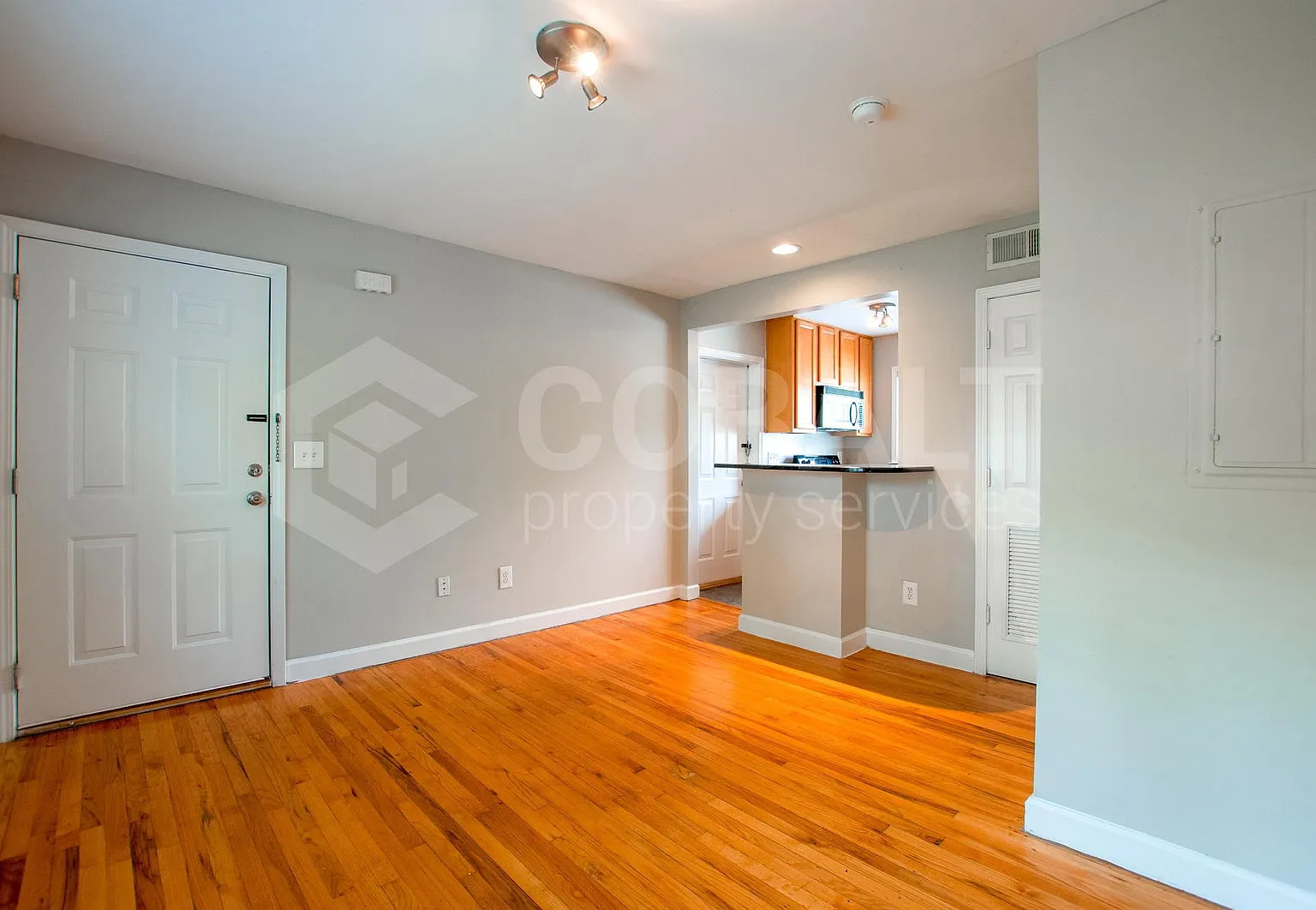 1 bed, 1.0 bath, 600 sqft, $1,195 — Photo 2
