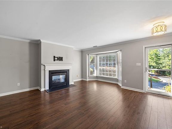 4th image of 203 W Bank St