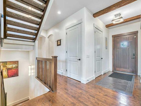 3rd image of 377 W Evergreen Cir SW