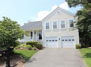 56 McPherson Cir, Sterling, VA 20165