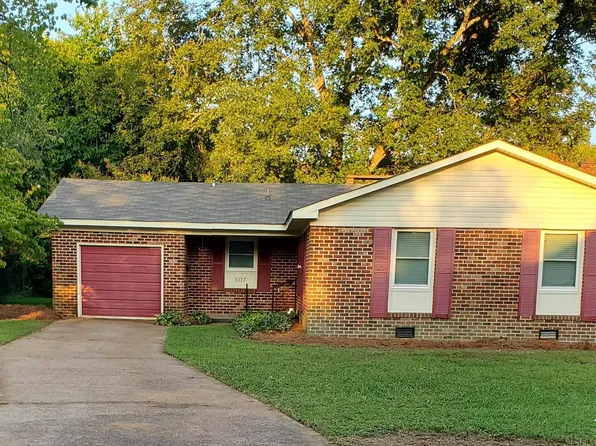 507 S Kyle St, Scottsboro, AL 35768