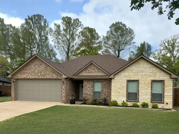 725 Cove Pl, Longview, TX 75604