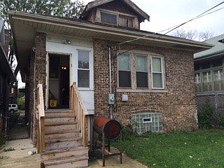 2nd image of 8237 S Crandon Ave
