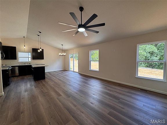3rd image of 713 Blake Dr