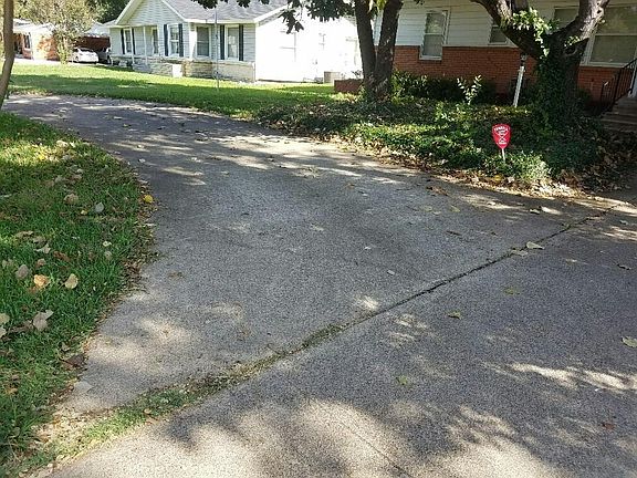 2nd image of 114 Leighton Dr