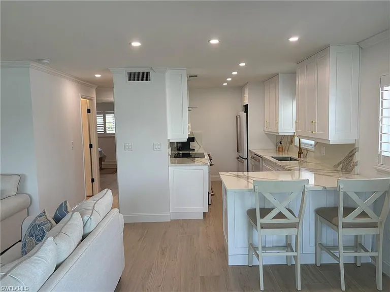 2100 Gulf Shore Blvd N #120 — Photo 19