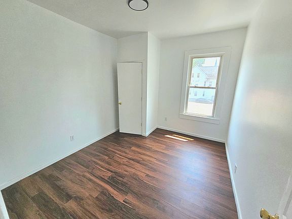 5th image of 483 Ferry St Floor 2