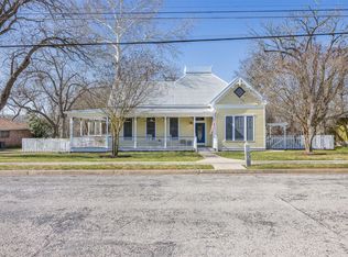 542 S Main St, La Grange, TX 78945