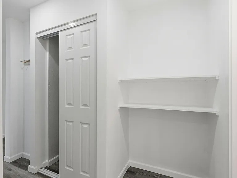444 Merritt Ave #202 — Photo 18