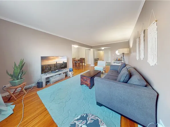 9707 Fourth Avenue image 9 of 17