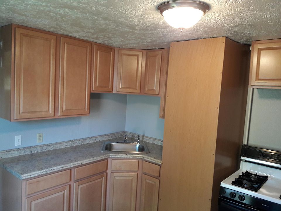 New kitchen cabinets and tile