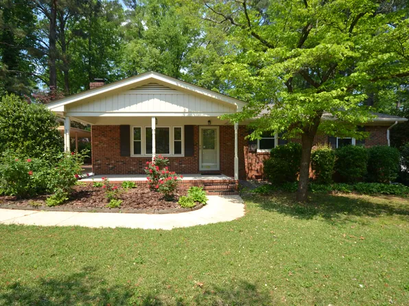 806 Kingswood Dr, Cary, NC 27513