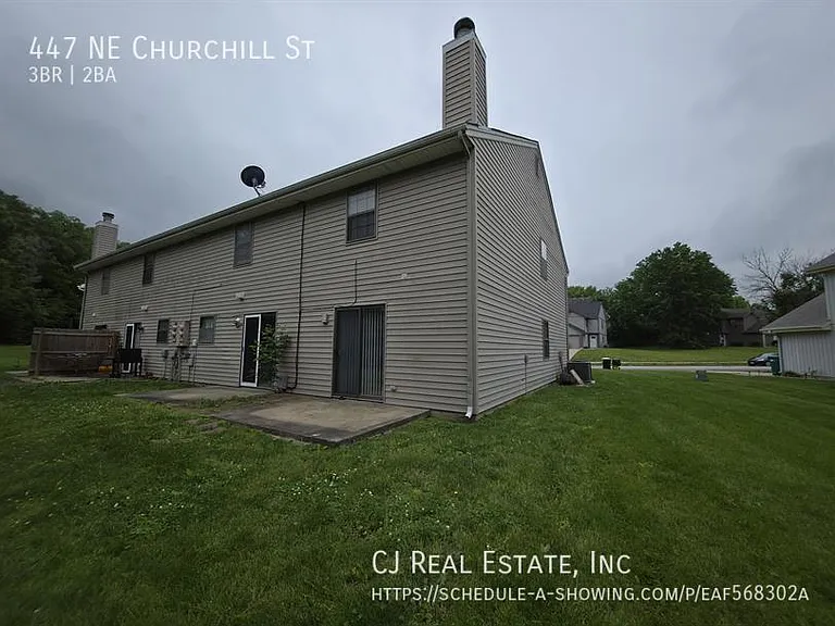 447 NE Churchill St — Photo 11