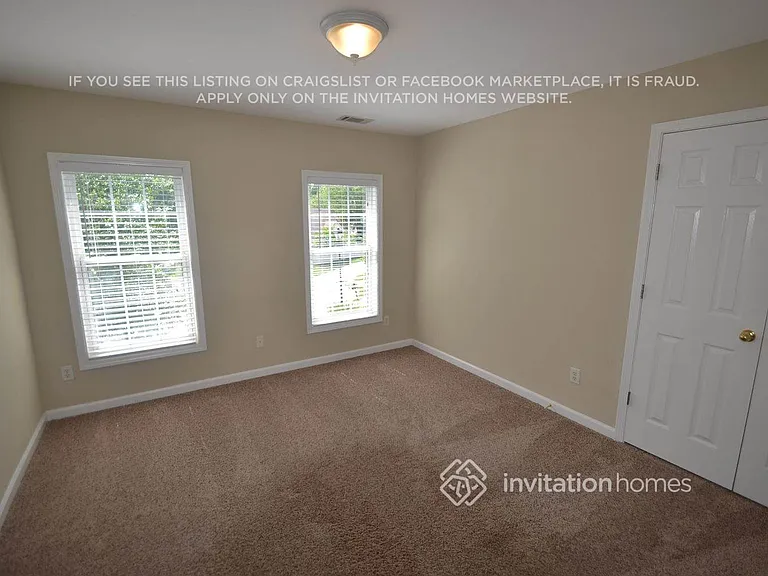 935 Oak Bluff Ct — Photo 6