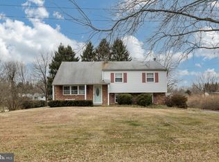 1370 Ellwanger Dr, Phoenixville, PA 19460