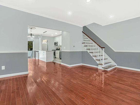 3rd image of 112-09 200th St