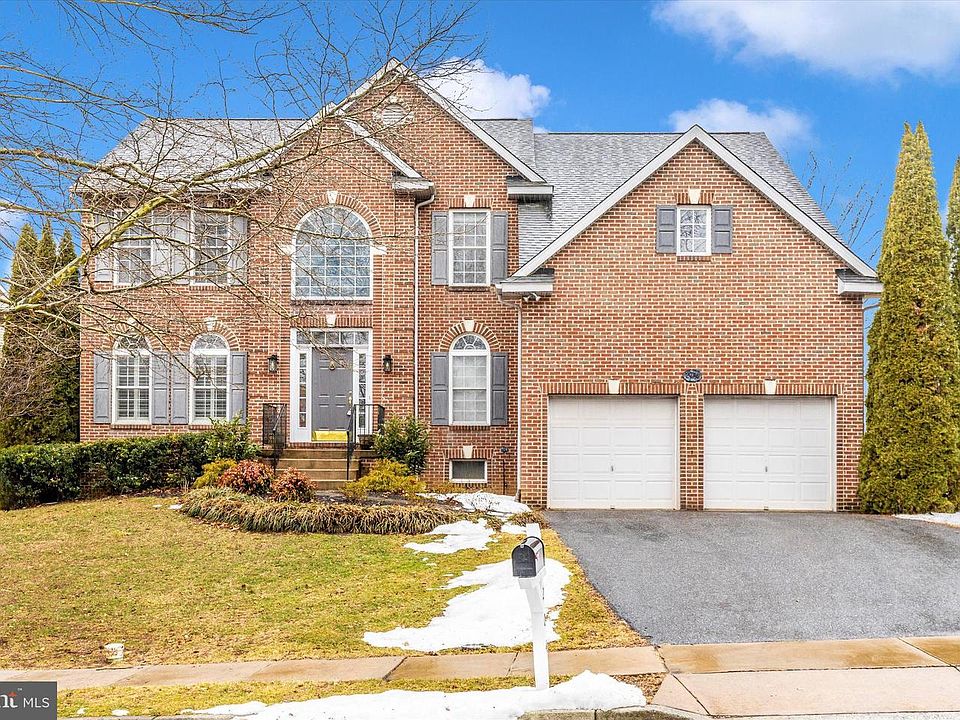 1st image of 204 Old Island Ct