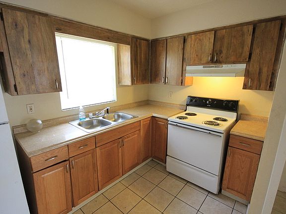 3rd image of 1410 E Holland Ave APT A