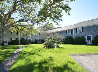 135 W Main St APT 18, Hyannis, MA 02601